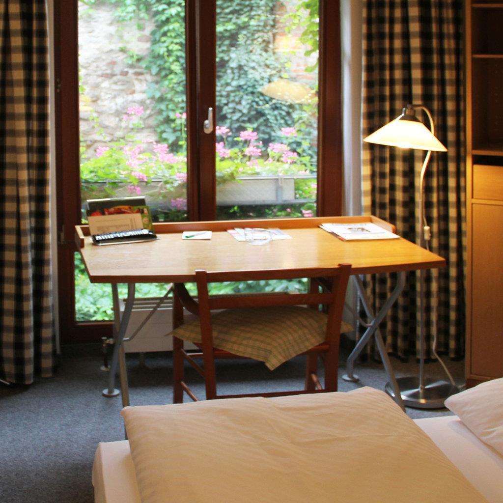Hotel Agneshof Nurnberg Стая снимка